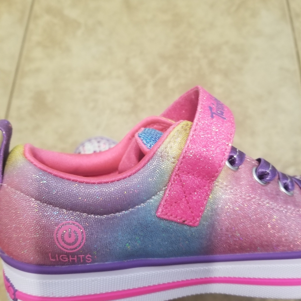 Girls sneakers